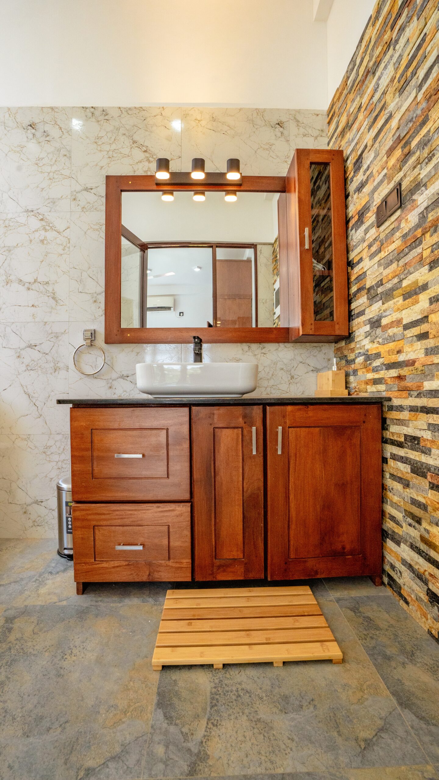 The Cozy Single Room - Image 12